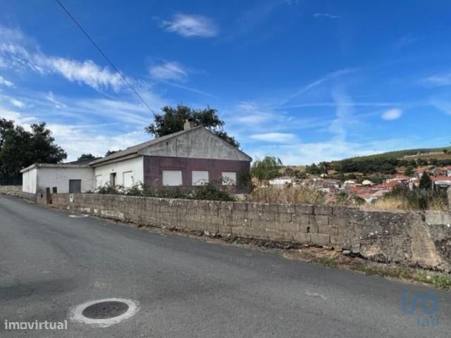 Casa de aldeia T3 em Mogadouro, Valverde, Vale de Porco e Vilar de Rei