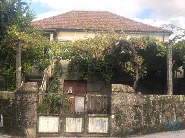 Casa de aldeia T3 em Santa Cruz da Trapa e São Cristóvão de Lafões de 176,00 m²