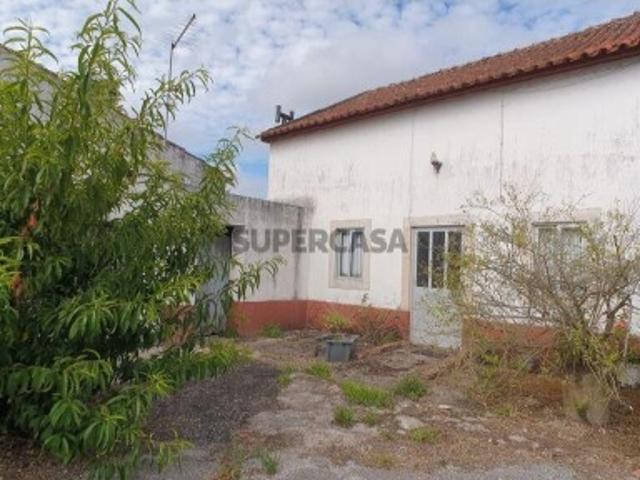 Casa de aldeia T2 em Alvorninha de 196,00 m²