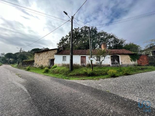 Casa de aldeia T2 em Colmeias e Memória de 177,00 m²
