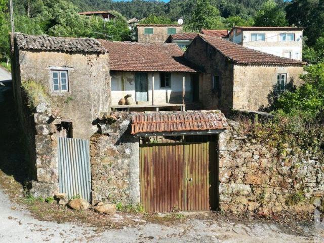 Casa de aldeia T4 em Vila Nova de 240,00 m²