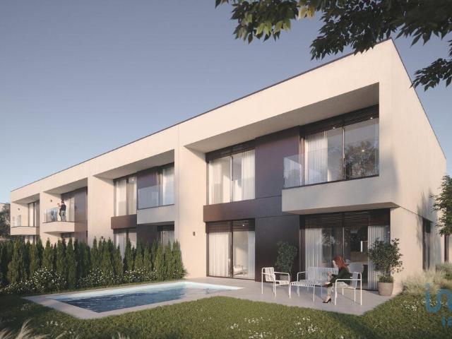 Casa de aldeia T4 em Moreira de 270,00 m² 270m² Castêlo da maia
