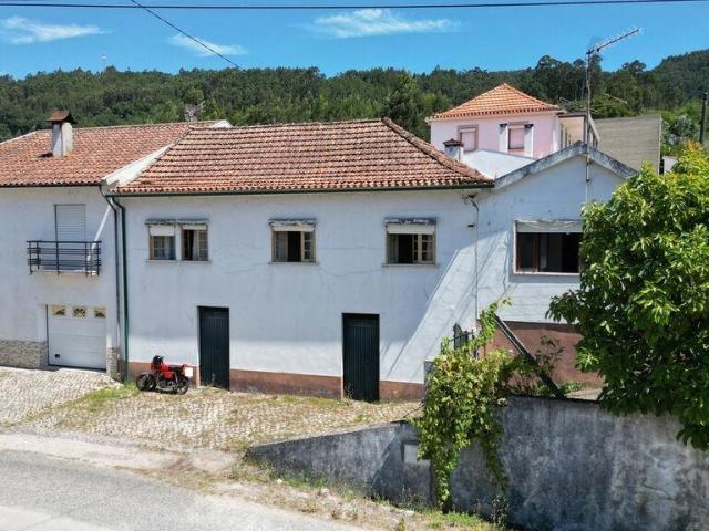 Casa de aldeia T4 em São Miguel, Santa Eufémia e Rabaçal de. 260m² Espinhal