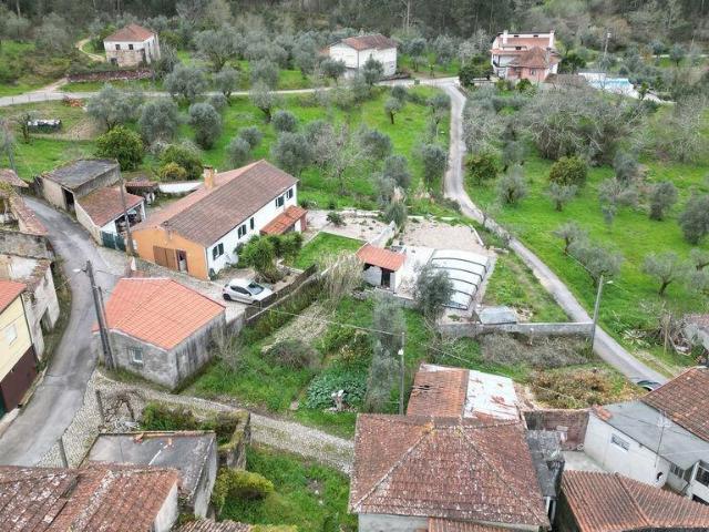 Casa de aldeia T4 em São Miguel, Santa Eufémia e Rabaçal de. 322m² Espinhal