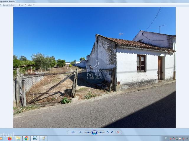 Casa de aldeia em 808 m2 de terreno