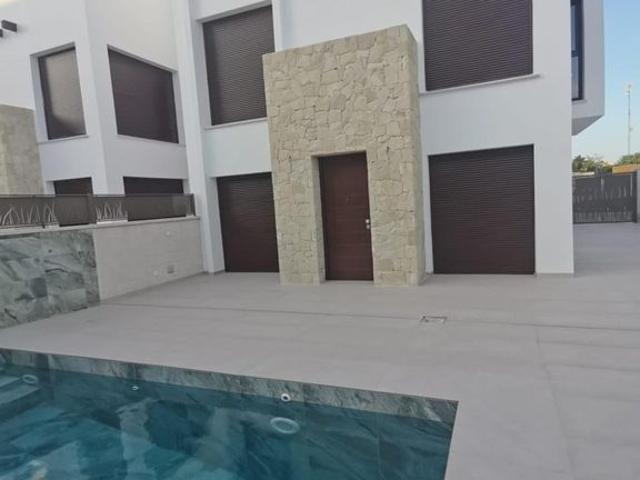 Casa de alto standing de 125 m2 en venta Los Montesinos, Comunidad Valenciana