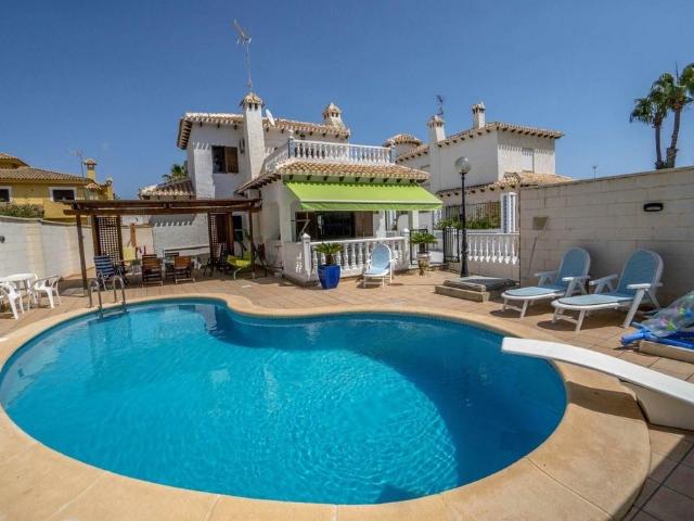 Casa de alto standing de 170 m2 en venta Playas de Orihuela, Comunidad Valenciana
