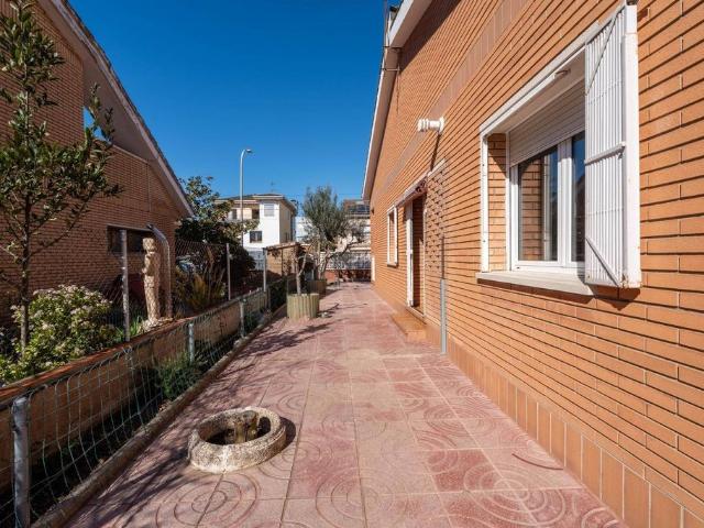 Casa de alto standing de 193 m2 en venta Rubí, España