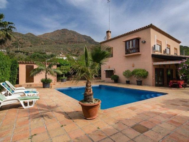 Casa de alto standing de 204 m2 en venta Estepona, España
