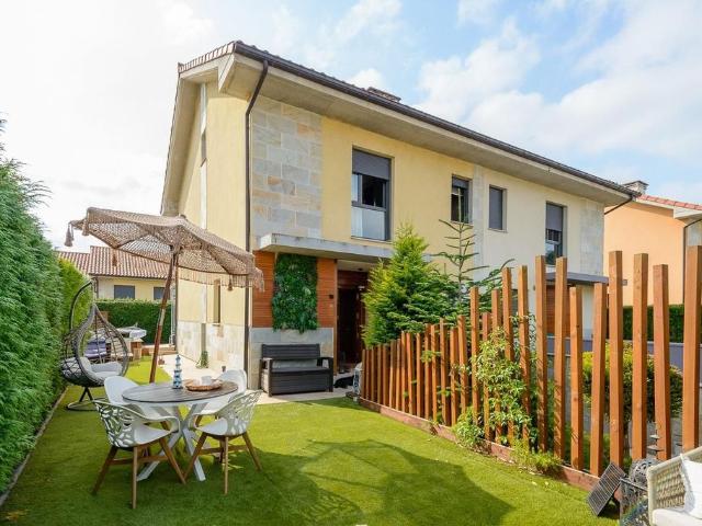 Casa de alto standing de 213 m2 en venta Siero, España