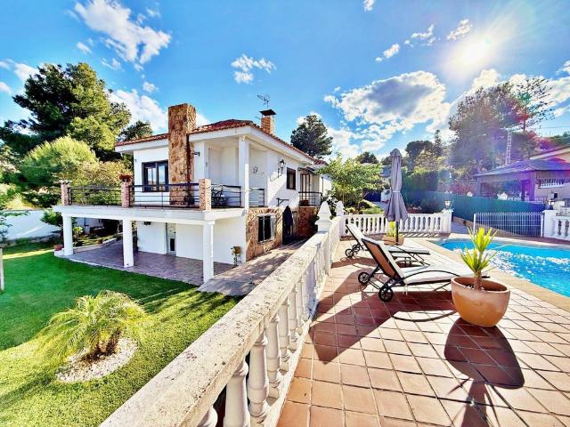 Casa de alto standing de 237 m2 en venta Chiva, España