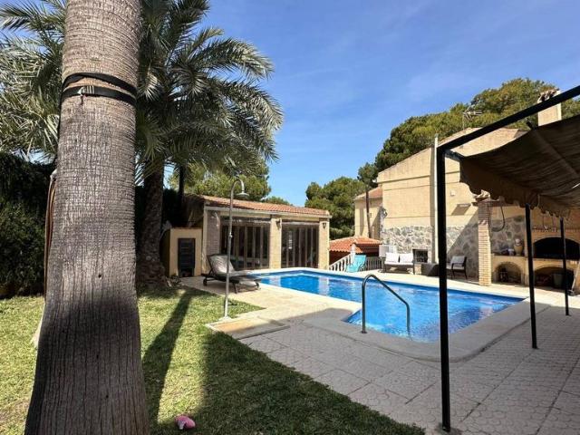 Casa de alto standing de 247 m2 en venta Torrevieja, Comunidad Valenciana