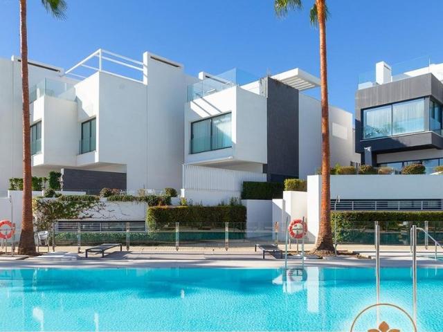 Casa de alto standing de 400 m2 en venta Estepona, España