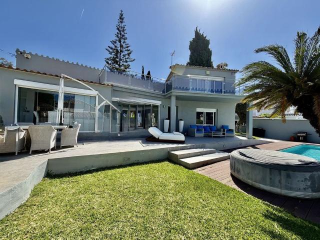 Casa de alto standing de 254 m2 en venta Cabopino, Andalucía