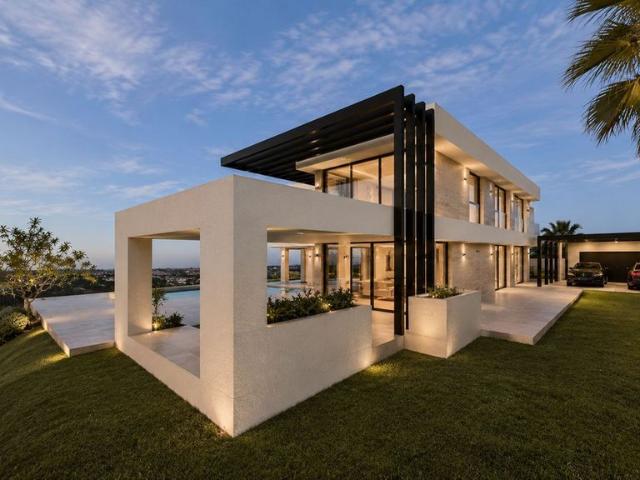 Casa de alto standing de 274 m2 en venta Estepona, Andalucía