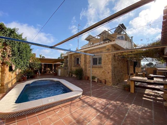 Casa de alto standing de 304 m2 en venta Orihuela, España