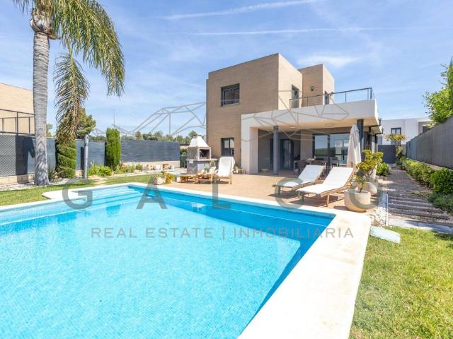 Casa de alto standing de 320 m2 en venta San Antonio de Benagéber, Comunidad Valenciana