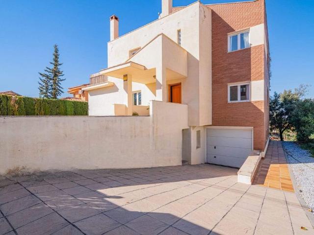 Casa de alto standing de 380 m2 en venta La Zubia, España