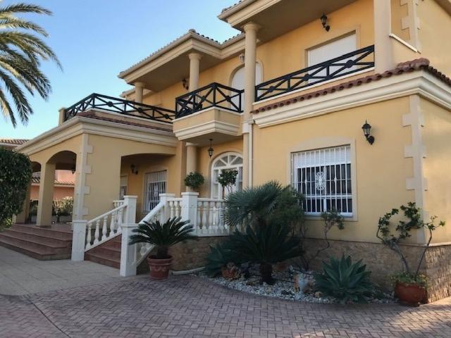 Casa de alto standing de 424 m2 en venta Elche, España