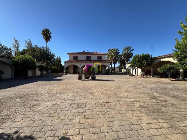 Casa de alto standing de 429 m2 en venta Badajoz, España