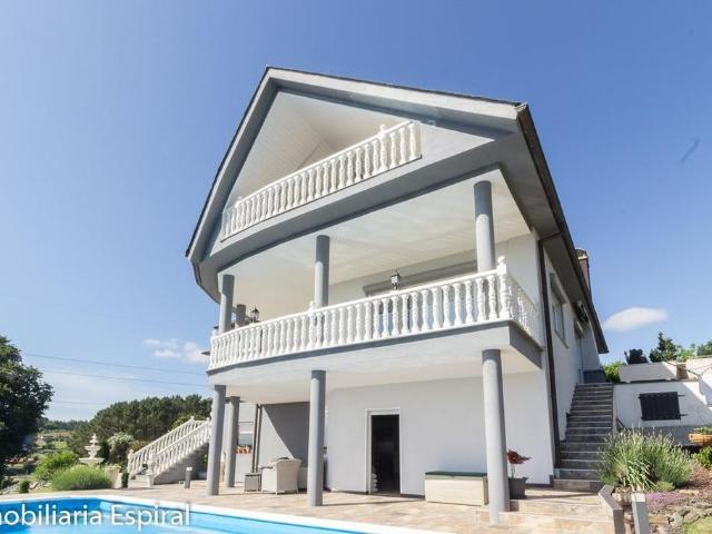 Casa de alto standing de 630 m2 en venta Abegondo, Galicia