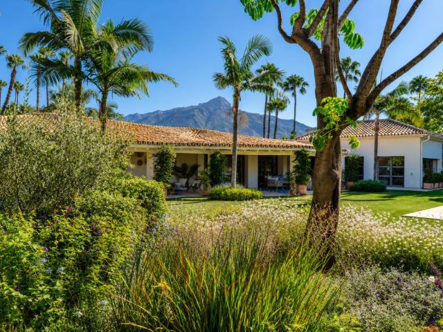Casa de alto standing de 722 m2 en venta Nueva Andalucia, Andalucía