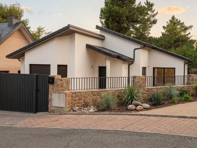 Casa de alto standing de 91 m2 en venta Collado Mediano, Comunidad de Madrid