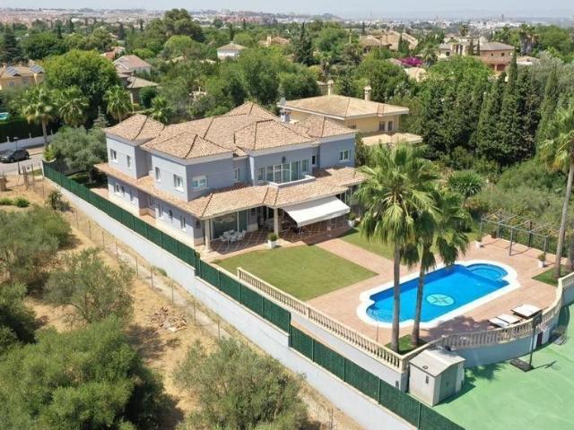 Casa de alto standing de 998 m2 en venta Gelves, Andalucía