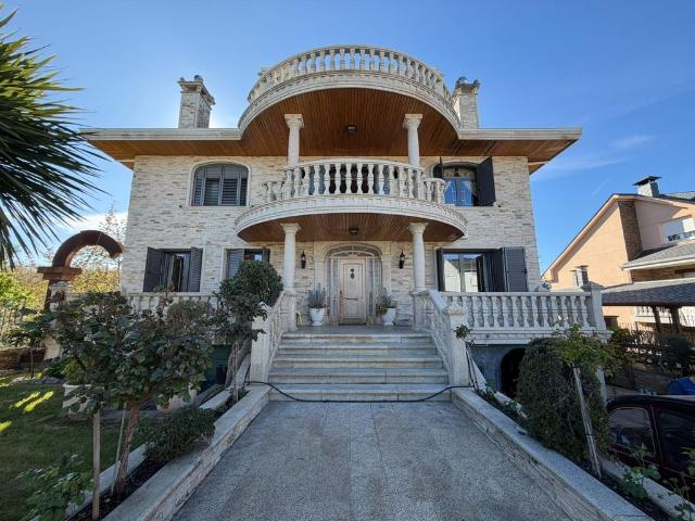 Casa de alto standing en venta Cacabelos, España