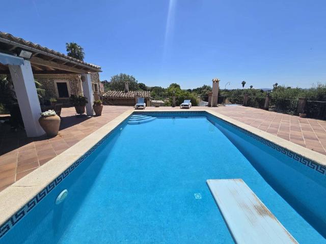Casa de alto standing en venta Campanet, España