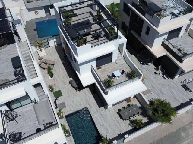 Casa de alto standing en venta Benijófar, España