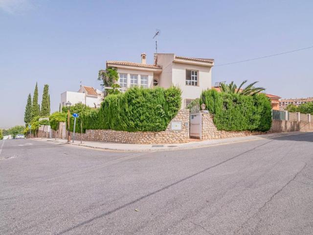 Casa de alto standing en venta Huétor Vega, España
