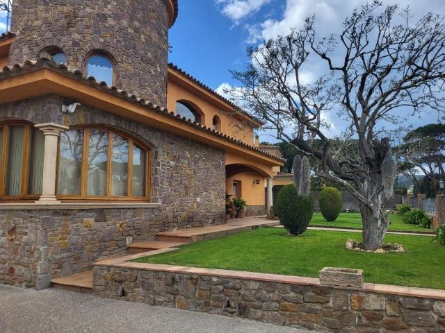 Casa de alto standing en venta Mont ras, Cataluña