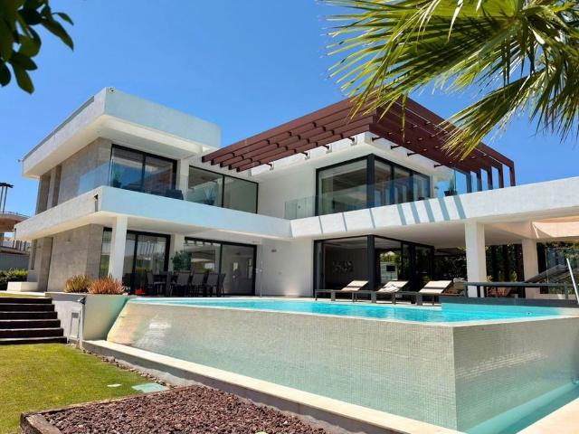 Casa de alto standing en venta New Golden Mile, Estepona, Andalucía
