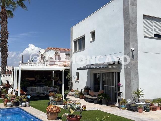Casa de alto standing en venta Torrevieja, Comunidad Valenciana