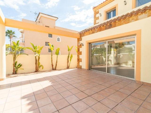 Casa de alto standing en venta Torrevieja, España