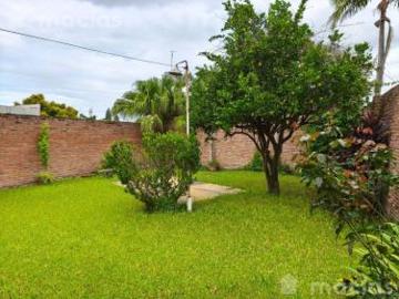 Casa de barrio a reciclar en venta, zona Avenida América
