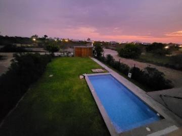 Casa de Campo moderna, estreno c/ piscina y totalmente amoblada. En Condominio