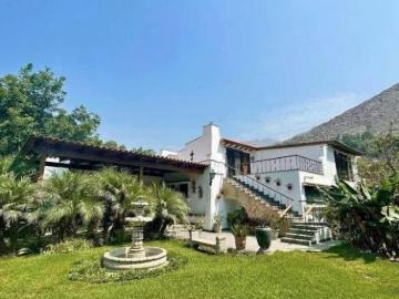 CASA DE CAMPO, COLINDANTE CON EL CLUB DE GOLF LOS ANDES, HUAMPANI