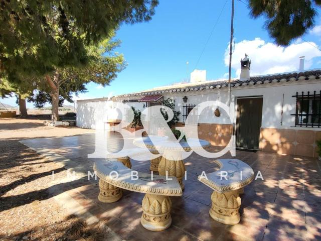 Casa De Campo Con 5.300 Metros De Parcela La parcela cuenta. 121m² Águilas