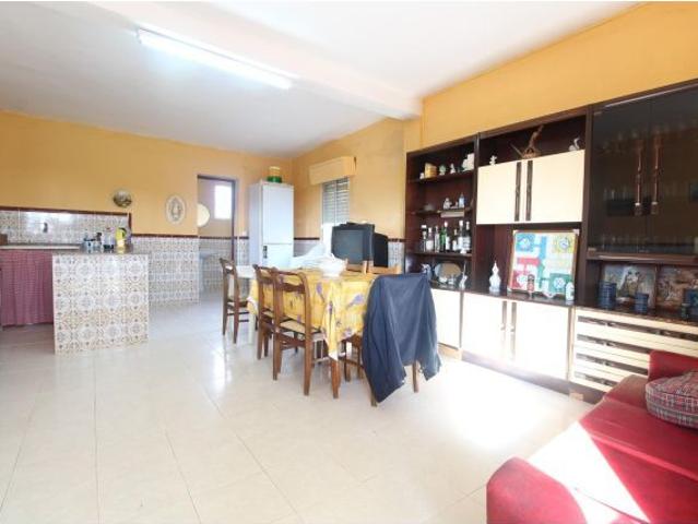 CASA DE CAMPO CON FINCA RÚSTICA