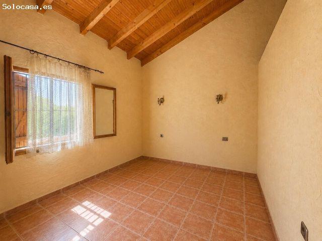 Casa de campo con más de 4.488 m2 de parcela a solo 2 minutos de Benferri