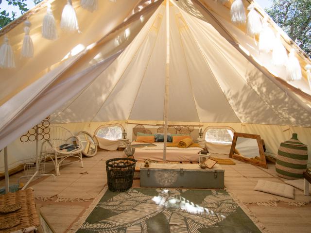 Casa de campo con negocio de glamping en venta en Chiclana ID p3h7u