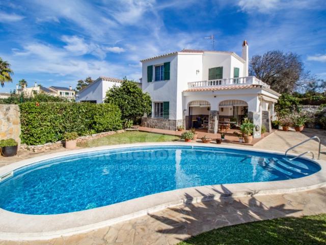 Casa de campo con piscina en Trebalúger