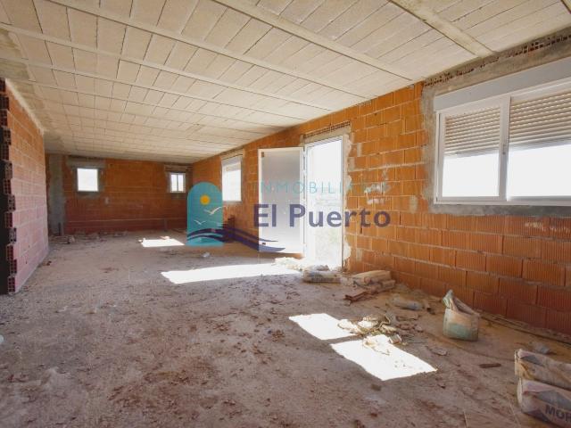 CASA DE CAMPO DE NUEVA CONTRUCION CON PARCELA REF.2044
