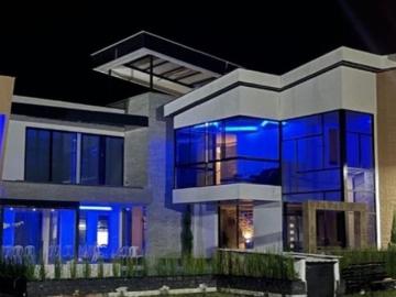 Casa de campo de alto standing de 3 dormitorios en venta Armenia, Colombia