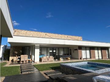 Casa de campo de alto standing de 3 dormitorios en venta Armenia, Colombia