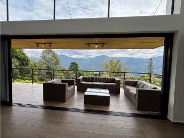 Casa de campo de alto standing de 3 dormitorios en venta Copacabana, Departamento de Antioquia