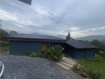 Casa de campo de alto standing de 3 dormitorios en venta Copacabana, Departamento de Antioquia