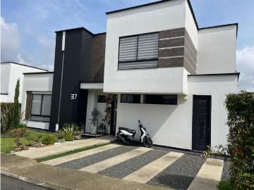 Casa de campo de alto standing de 3 dormitorios en venta Dos Quebradas, Colombia